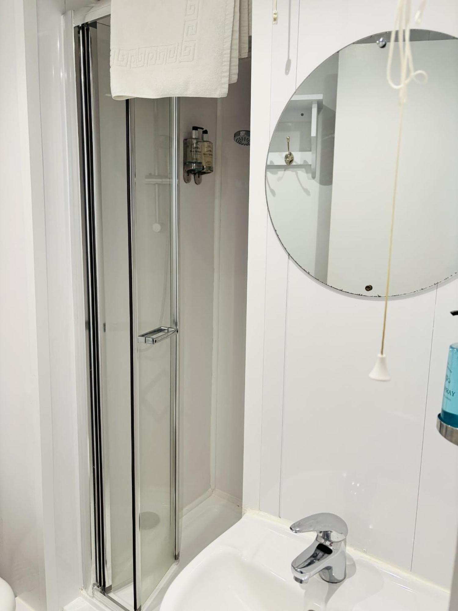 Single Room with Shower